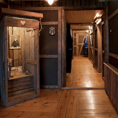 Basecamp Hotel Longyearbyen Esterno foto
