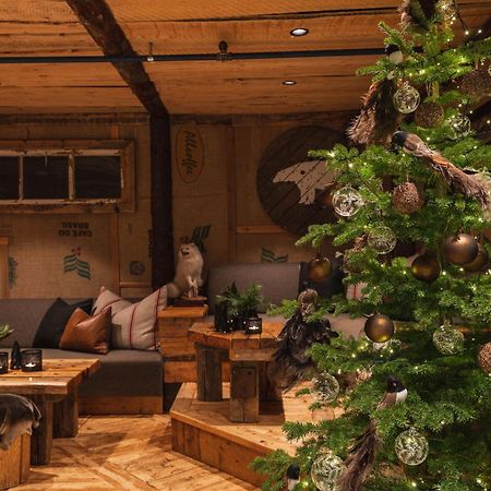Basecamp Hotel Longyearbyen Esterno foto