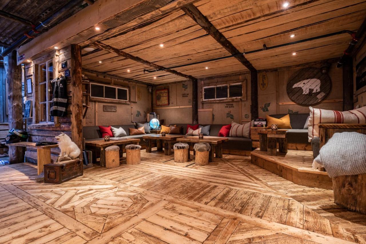 Basecamp Hotel Longyearbyen Esterno foto