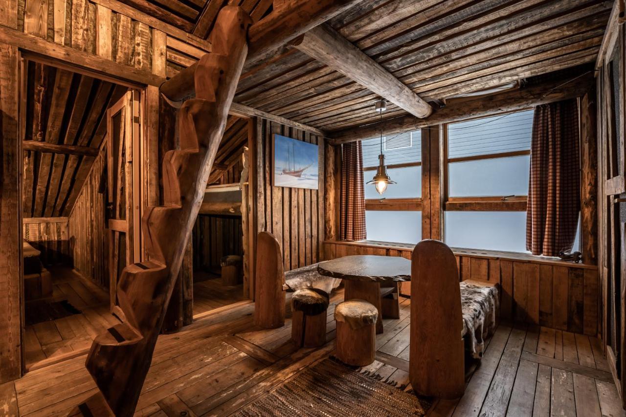 Basecamp Hotel Longyearbyen Esterno foto