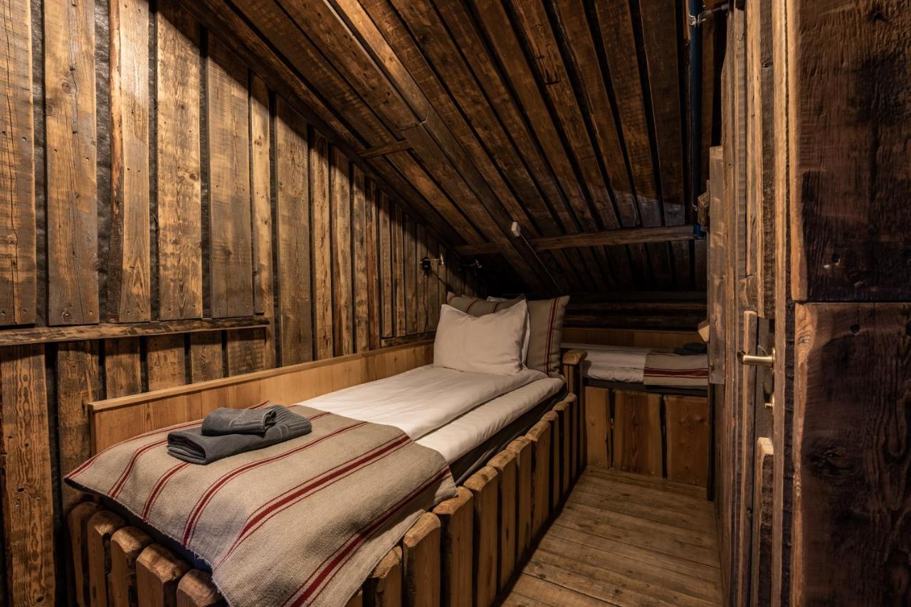 Basecamp Hotel Longyearbyen Esterno foto