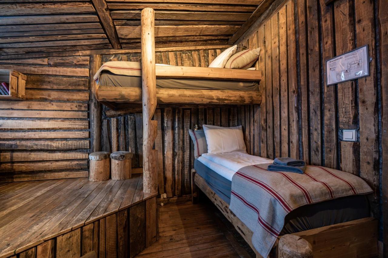 Basecamp Hotel Longyearbyen Esterno foto