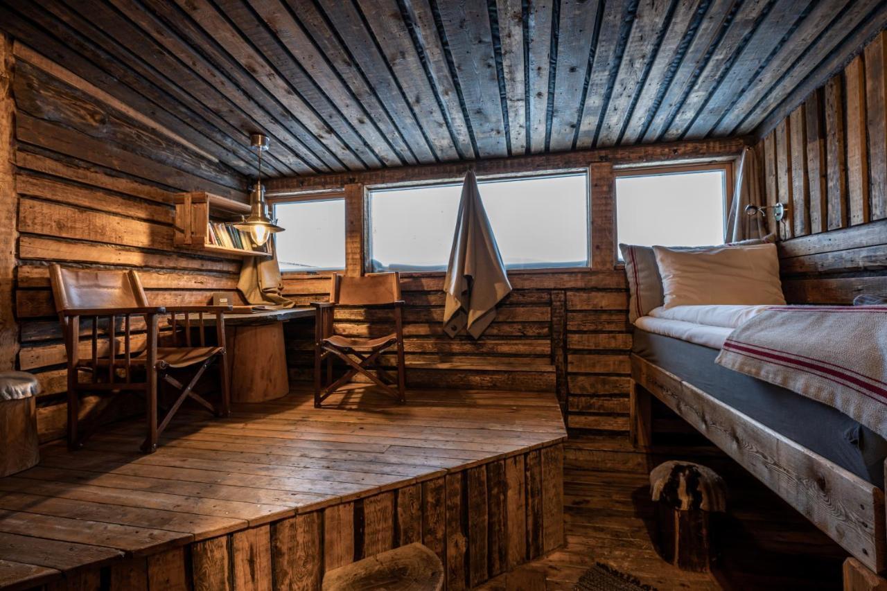 Basecamp Hotel Longyearbyen Esterno foto