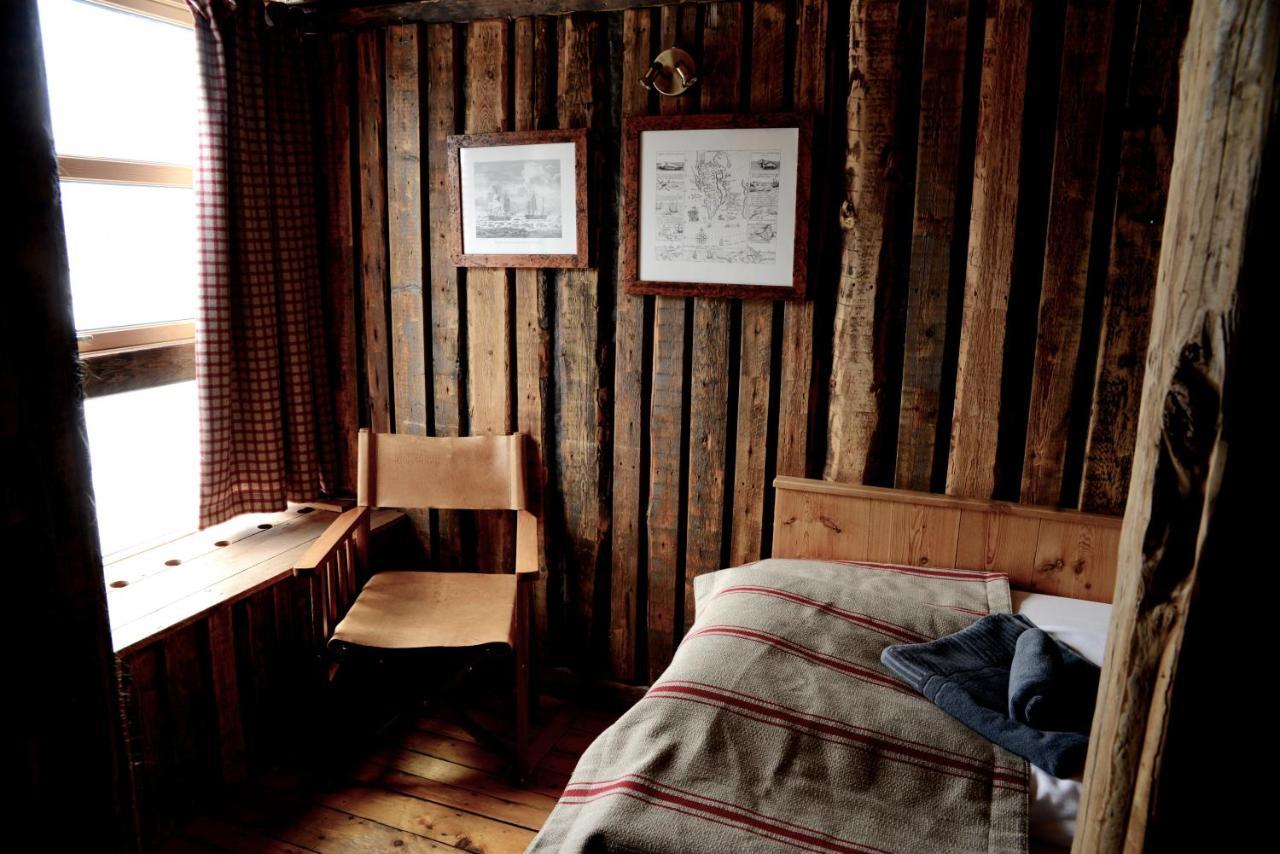 Basecamp Hotel Longyearbyen Esterno foto