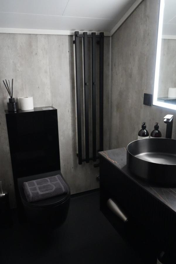Basecamp Hotel Longyearbyen Esterno foto