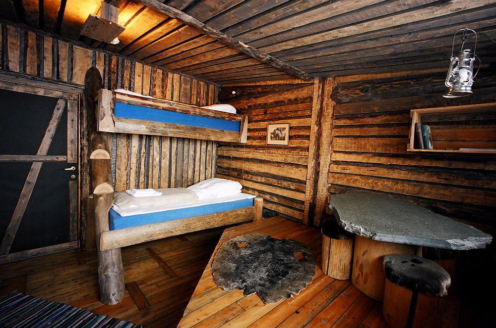 Basecamp Hotel Longyearbyen Esterno foto