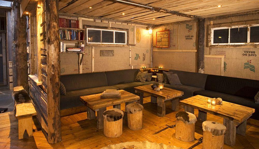 Basecamp Hotel Longyearbyen Esterno foto