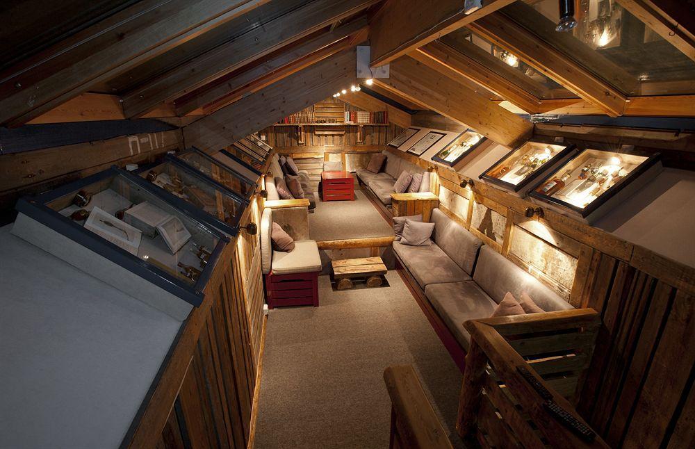 Basecamp Hotel Longyearbyen Esterno foto
