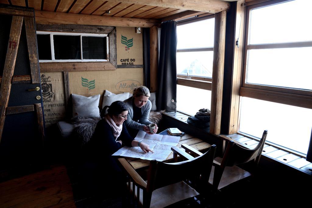 Basecamp Hotel Longyearbyen Esterno foto