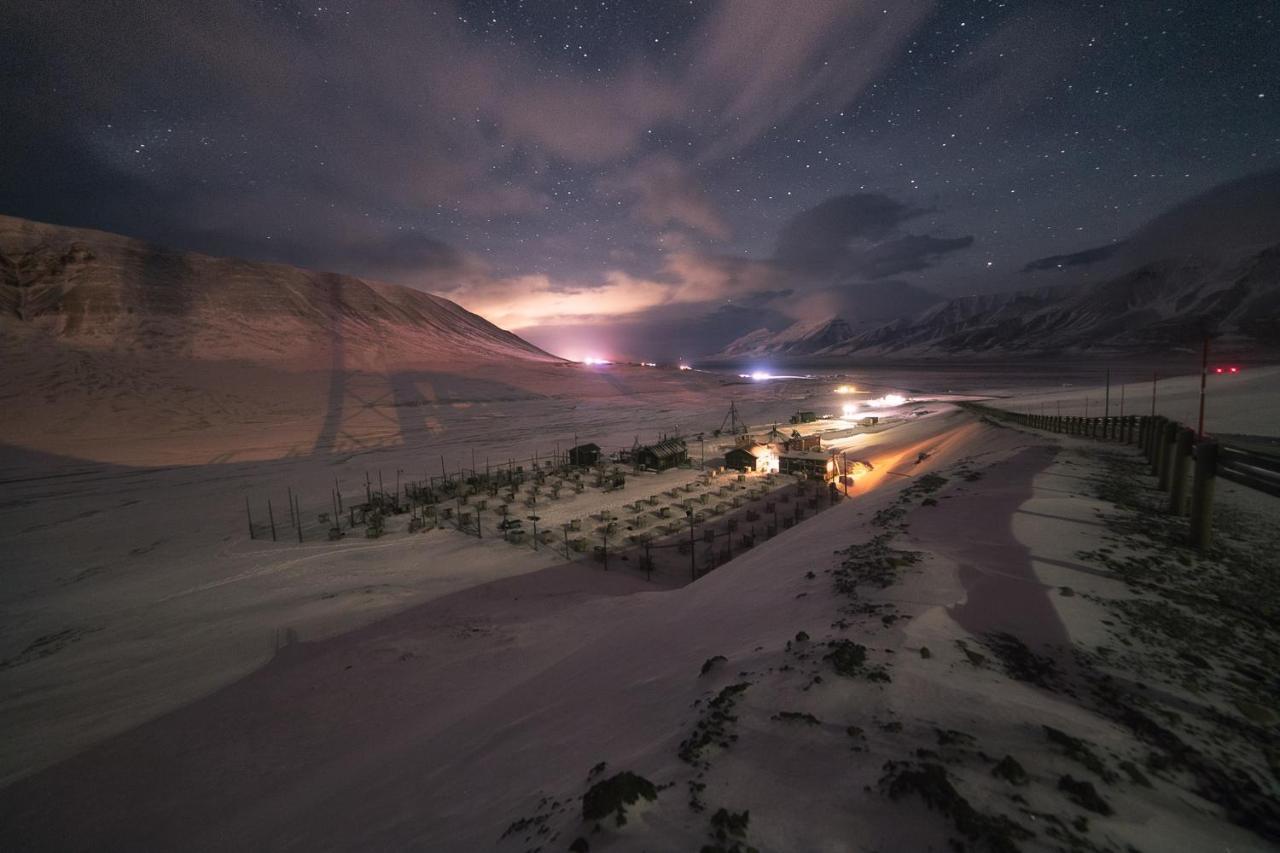 Basecamp Hotel Longyearbyen Esterno foto