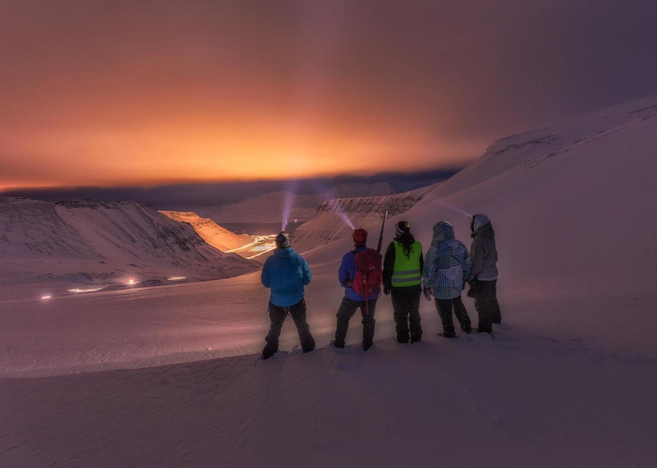 Basecamp Hotel Longyearbyen Esterno foto